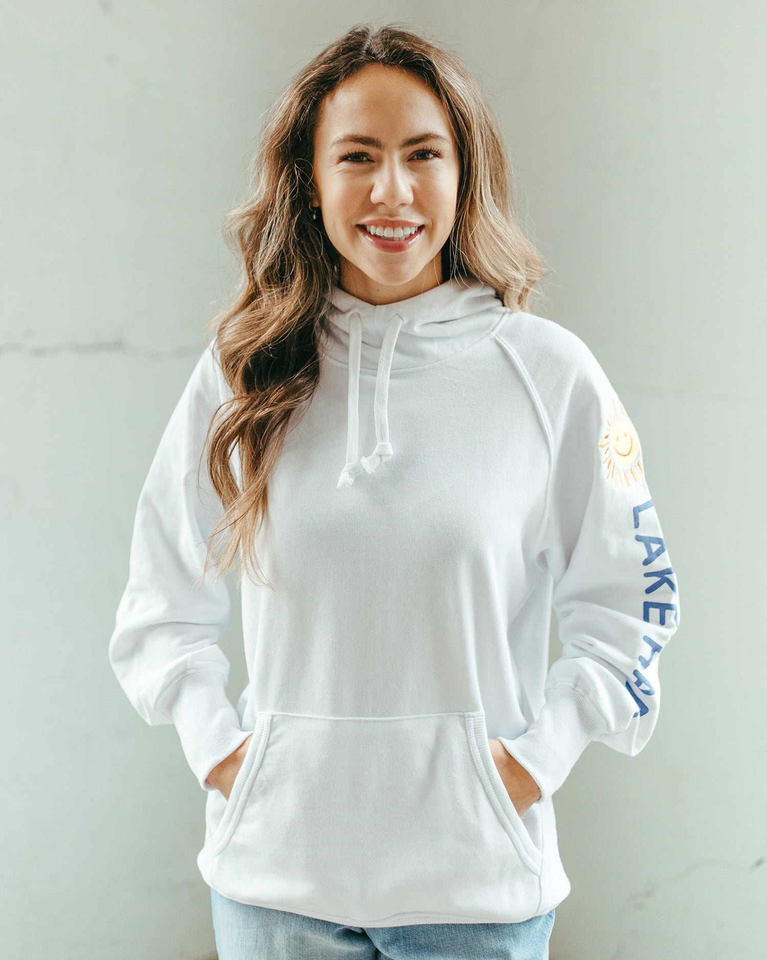 Lake Happy Sweatshirt White Happy Sun Logo Arm Printing Design